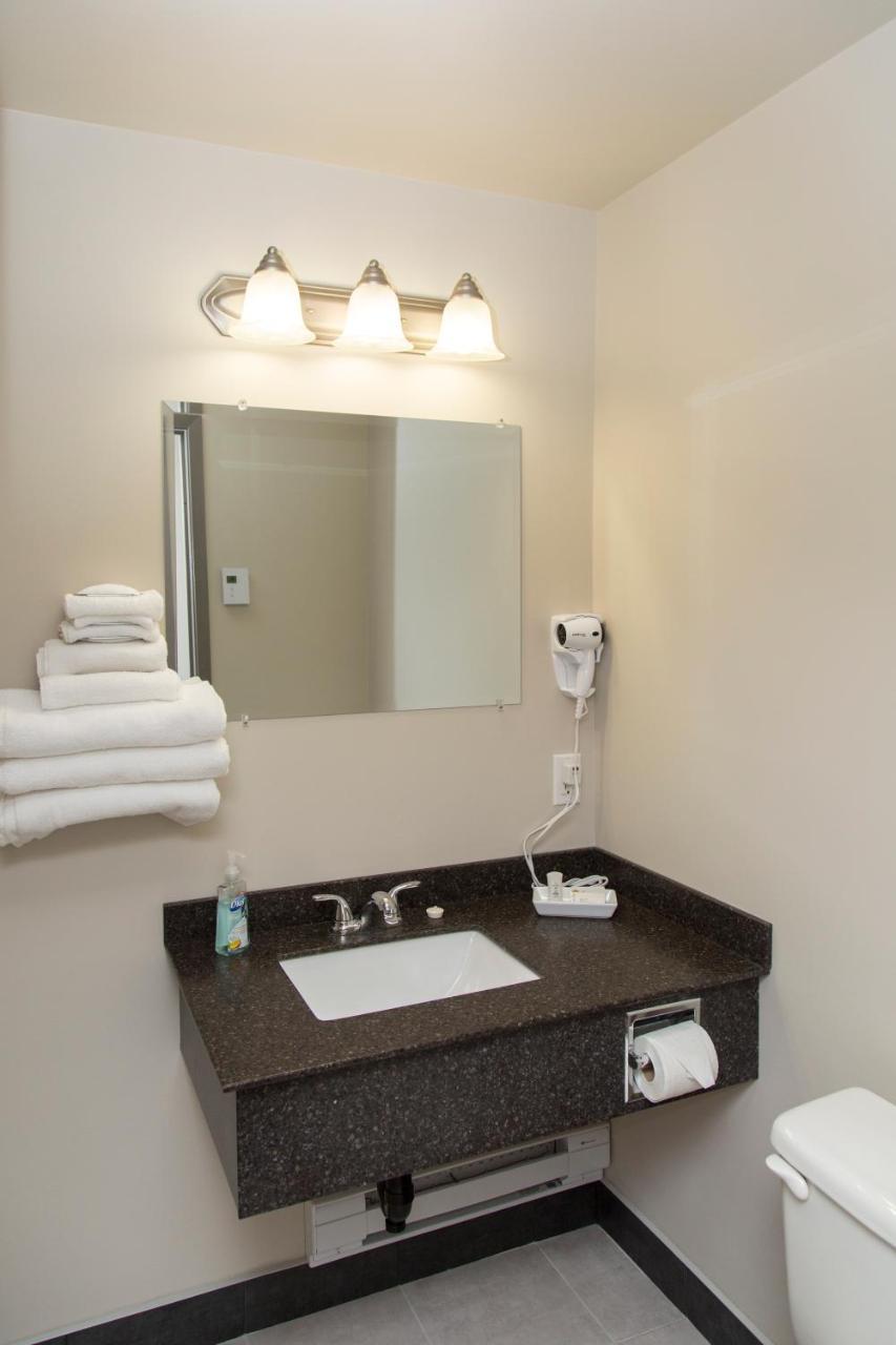 Hotel Robin Hood Grand Falls Windsor Bagian luar foto